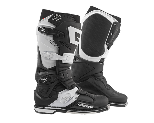 GAERNE SG22 BLACK/WHITE BOOTS