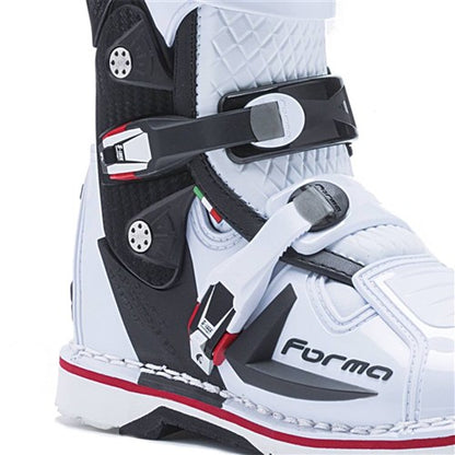 FORMA PREDATOR 2.0 BOOT WHITE